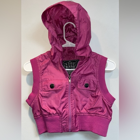 Medium Magenta Last Kiss Hooded Rain Vest - Picture 1 of 6